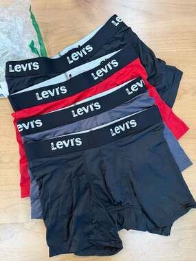 Levi's Men's 4-Pack Cotton Stretch Boxer Briefs - Black/Red/Grey. NEW without bo
